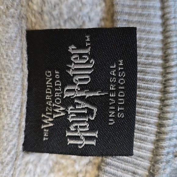 Universal Studios Gryffindor Sweatshirt, Womens Medium, Decent Condition - Picture 2 of 13